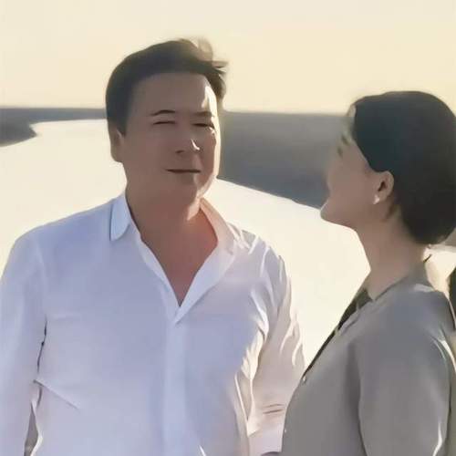 杨钰莹与丈夫照片（杨钰莹夫妇甜蜜照曝光）